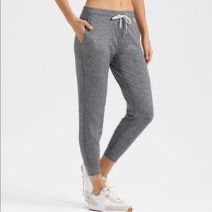 Vuori Performance Gray Heathered High Rise Joggers